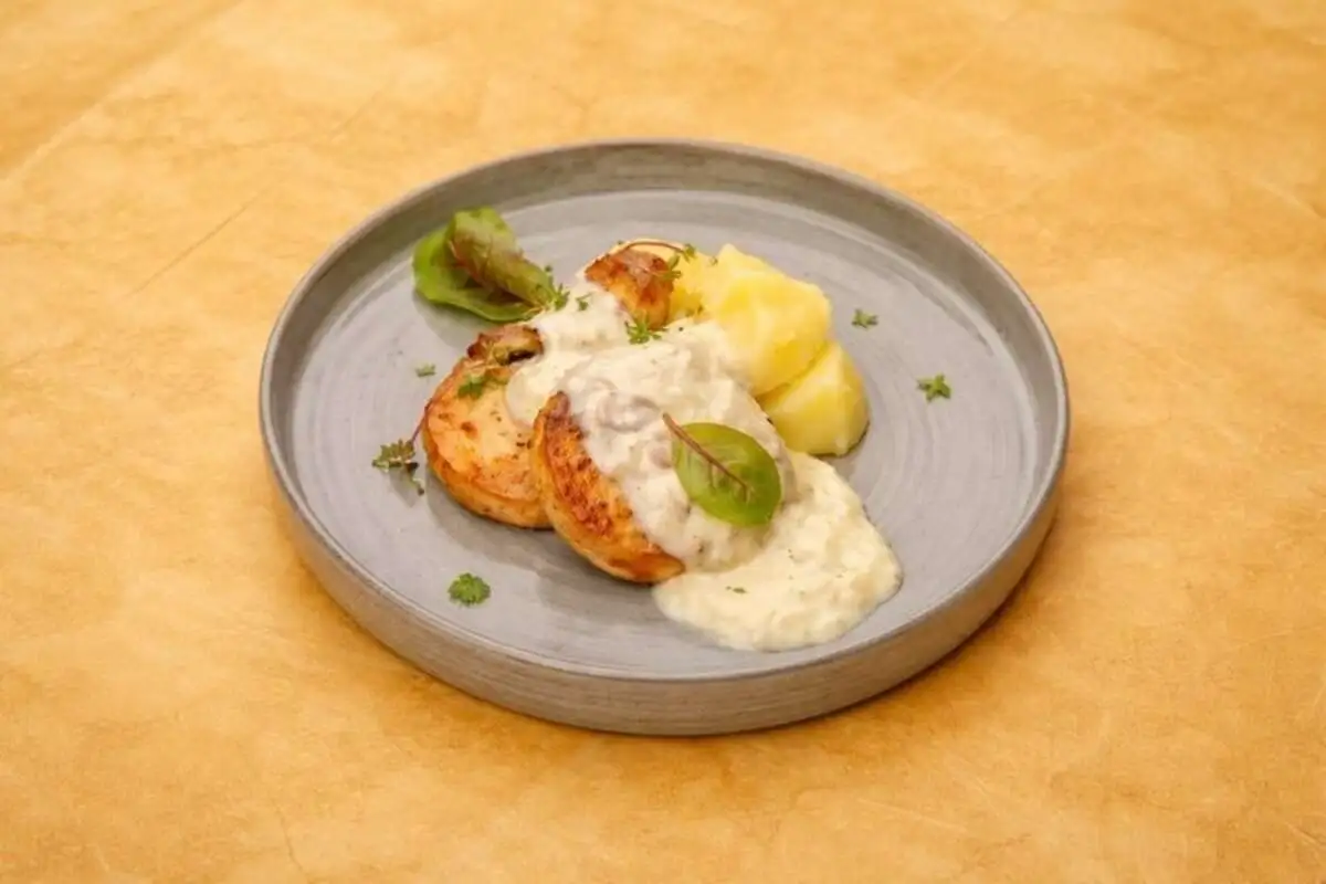 Котлеты из судака и дикого лосося