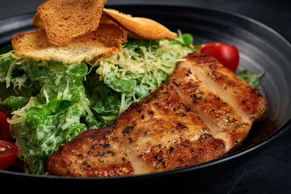 Цезарь с курицей 500г