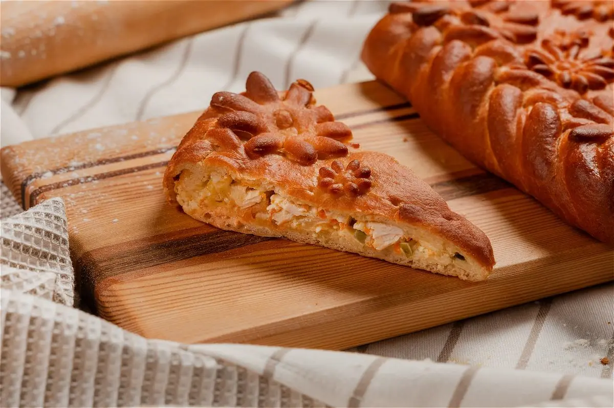 Пирог с индейкой и сыром