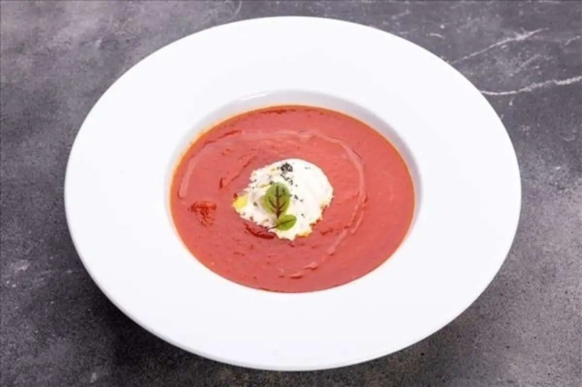 Томатный суп со страчателлой