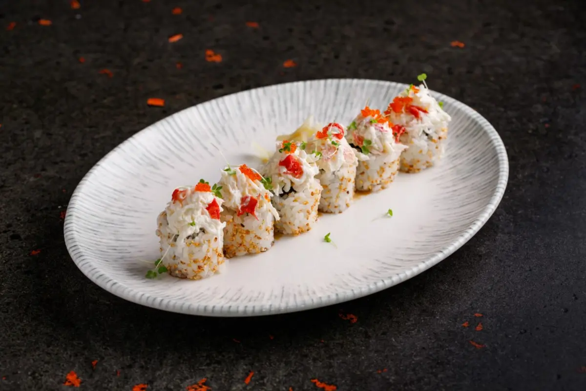 Ролл с камчатским крабом 