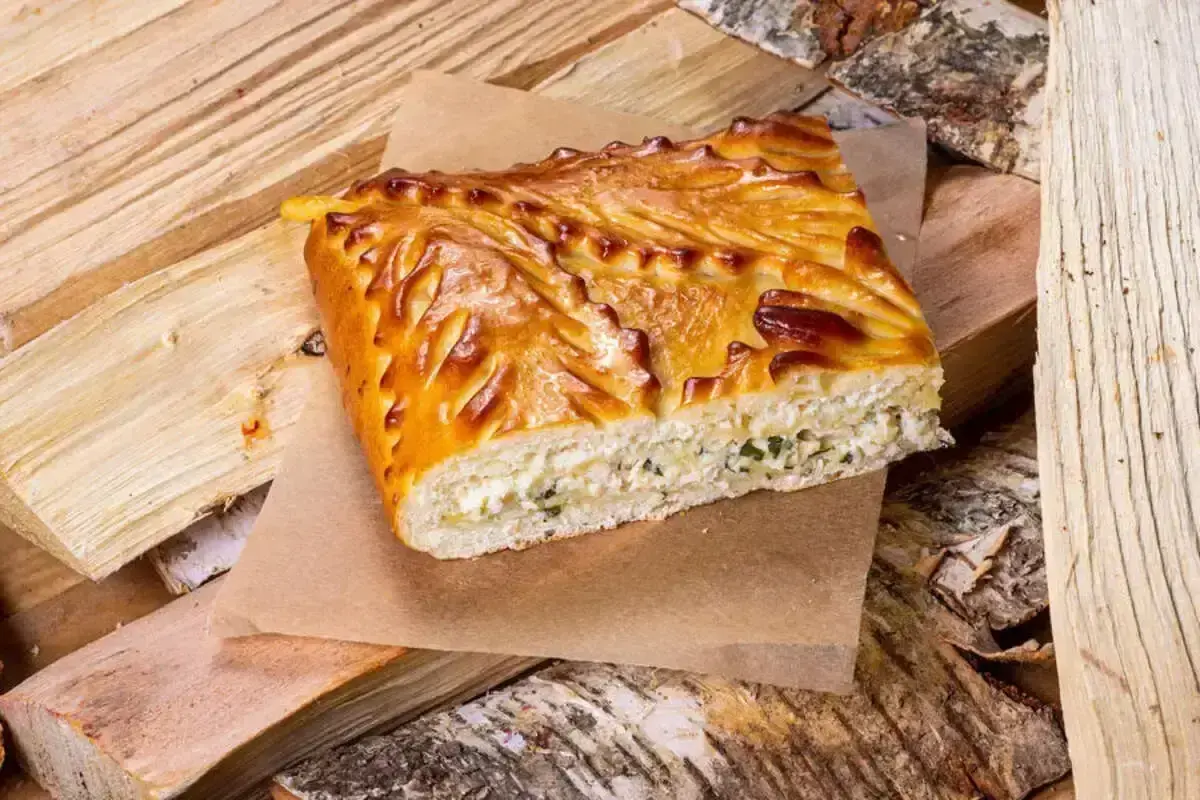 Пирог лук-яйцо