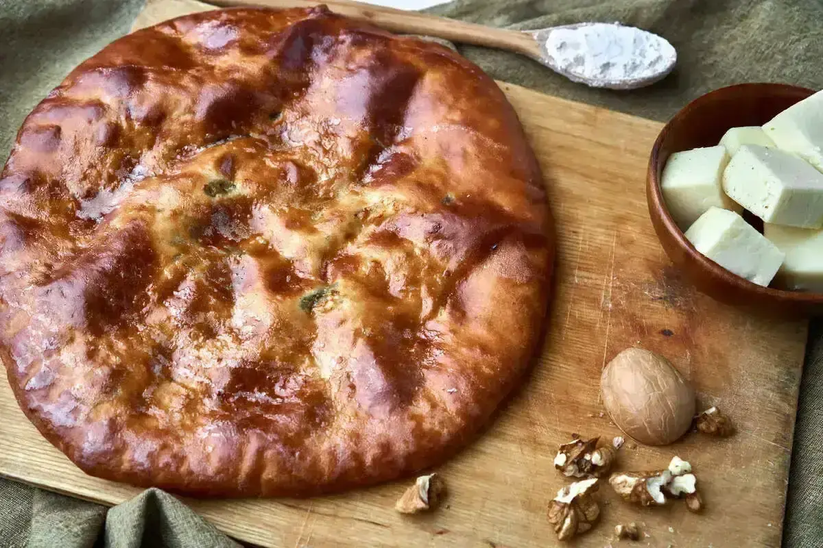 Хачапури кубдари со свининой