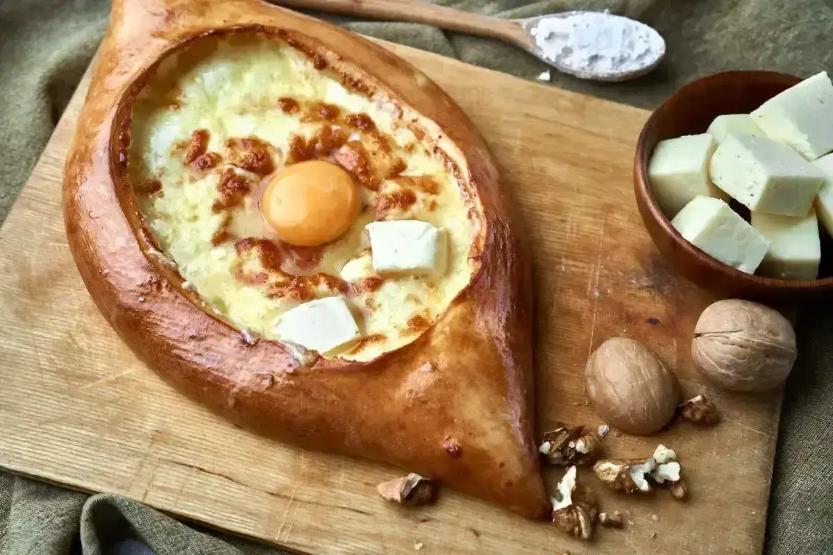 Хачапури по-аджарски