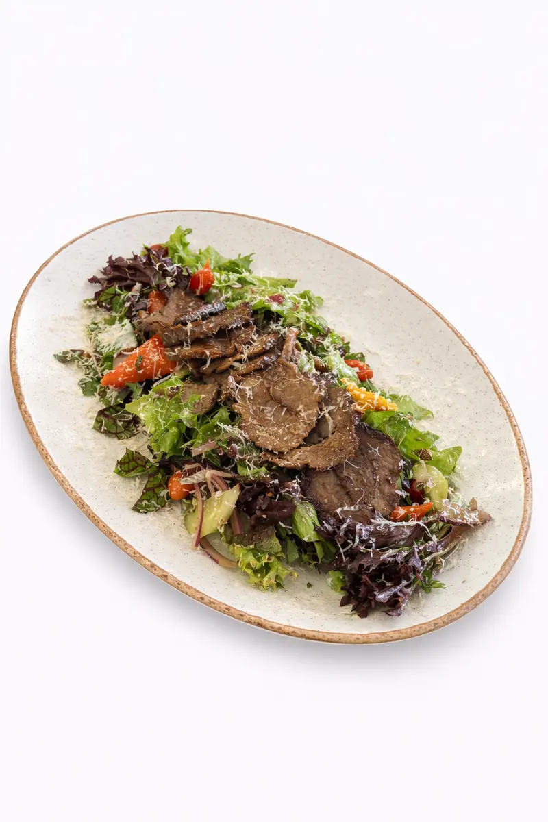 Салат с телятиной и печеными перцами