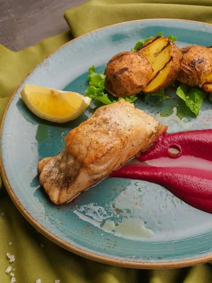 Филе судака со свекольным муссом, 250г