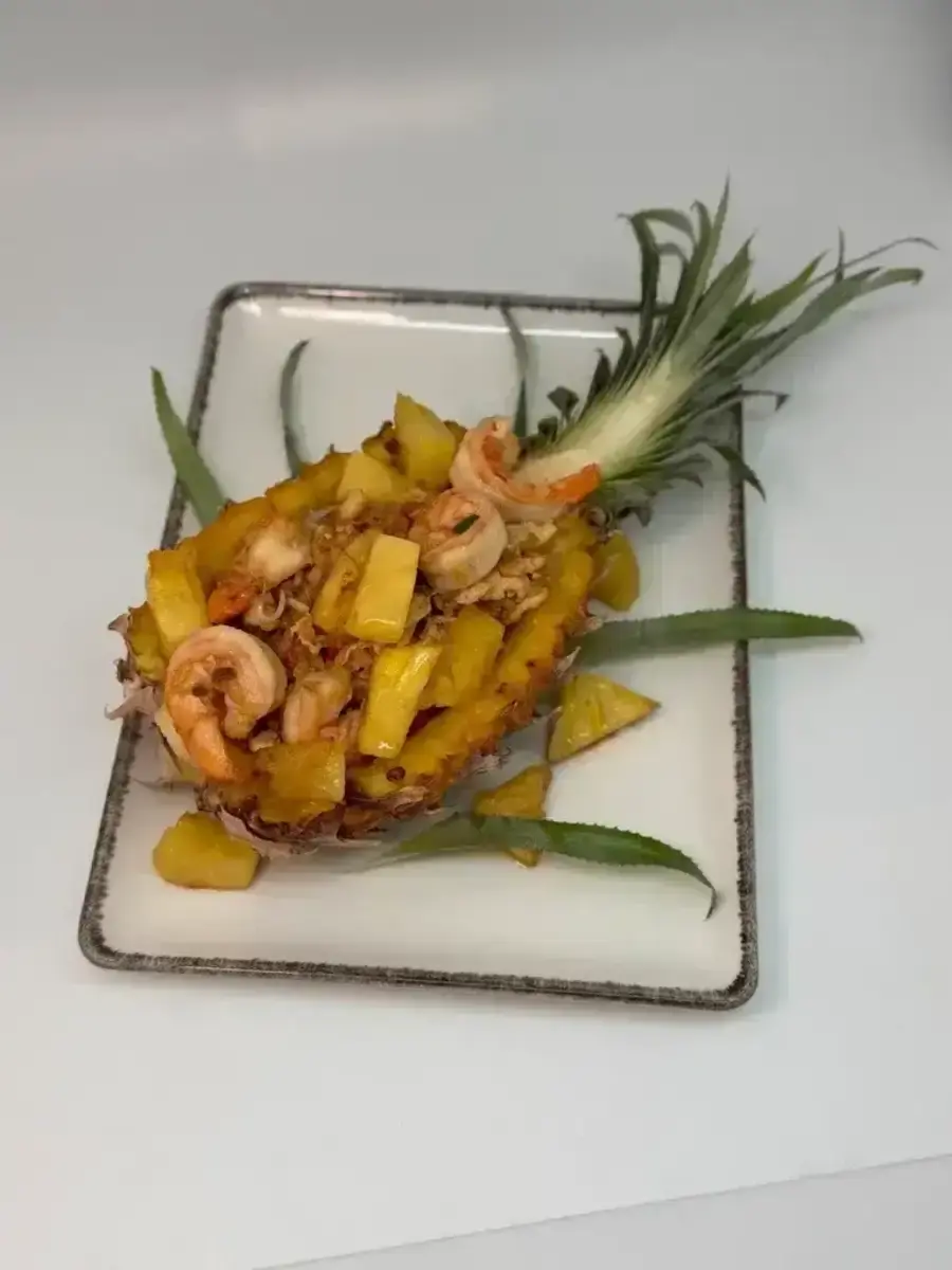 Жареный рис в ананасе, 950г