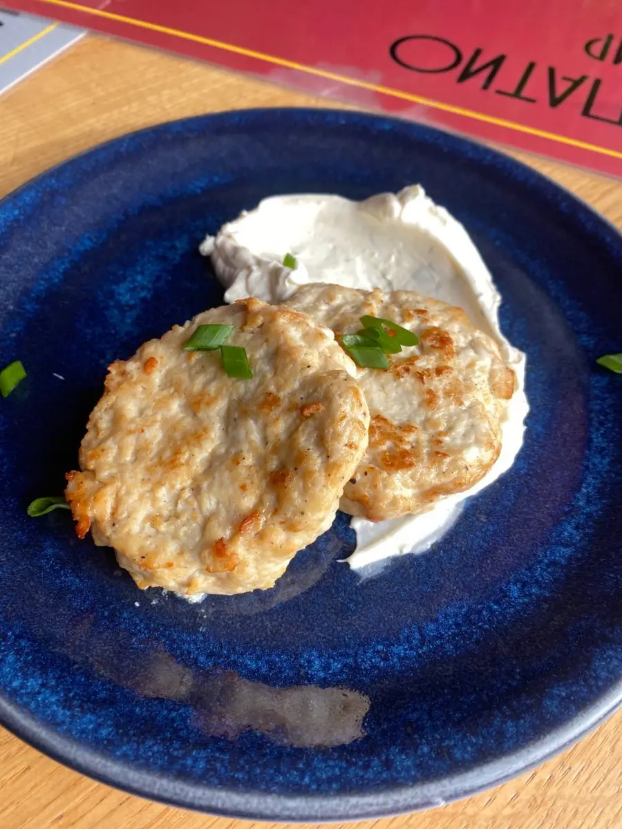 Оладьи куриные с сыром, 120/50 г