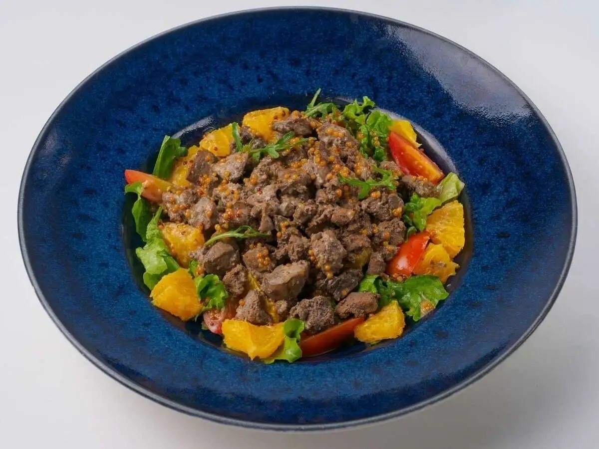 Теплый салат с печенью цыпленка и апельсином, 250г