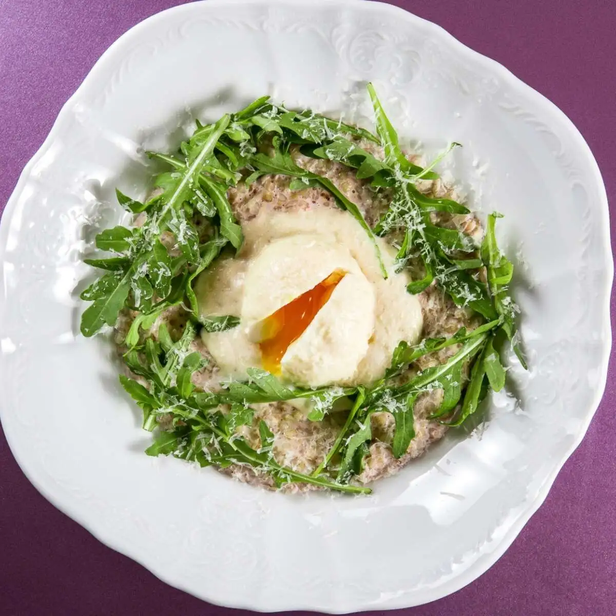 Гречневая каша с пармезаном и яйцом