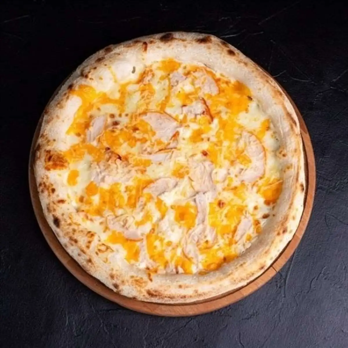 Пицца с курицей и сыром