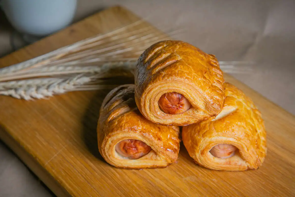 Мини- Сосиска в слоёном тесте 50гр