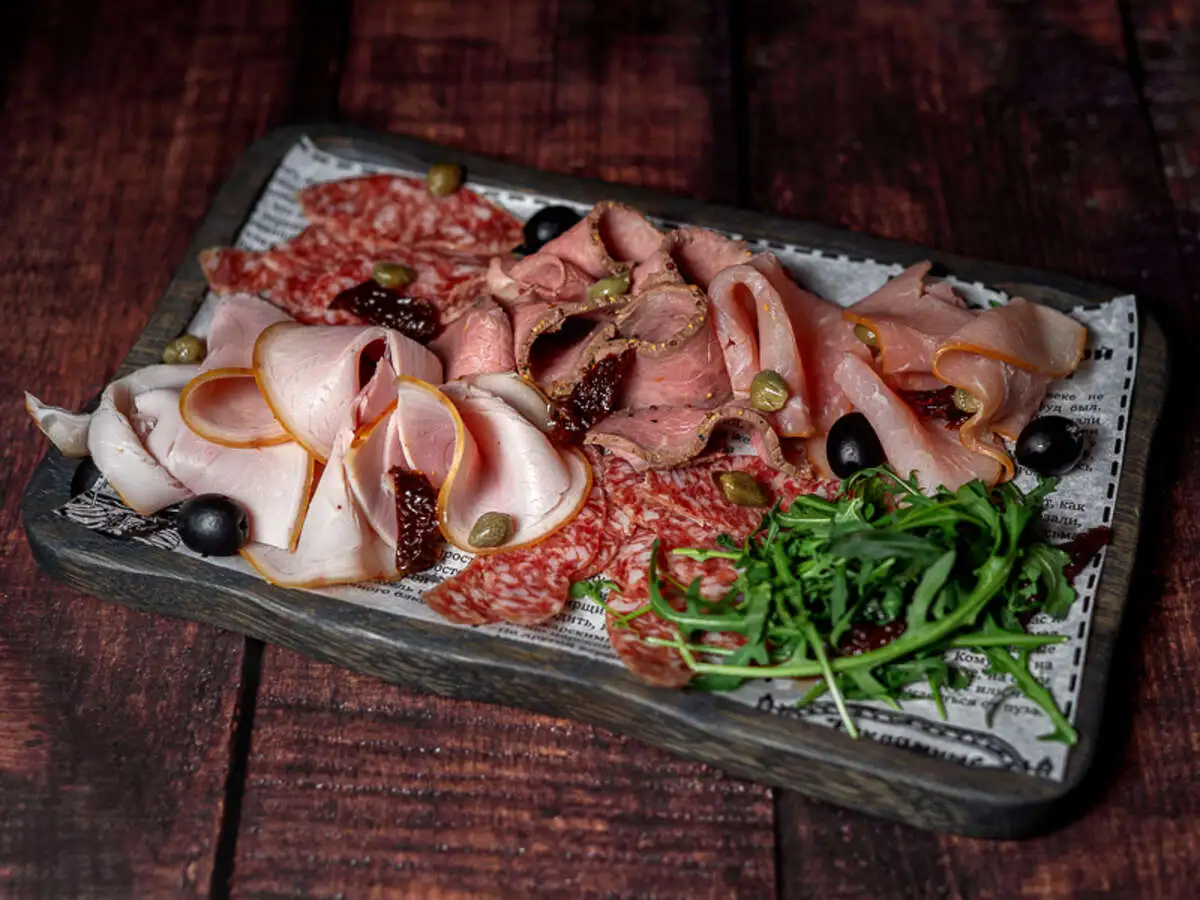 Мясная тарелка