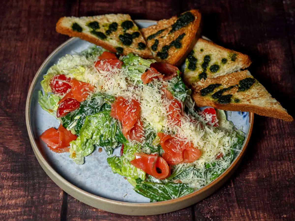  Цезарь с лососем 