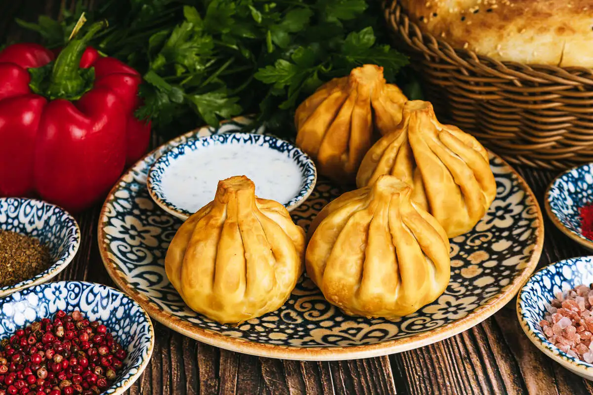 Хинкали жареные с курицей и грибами