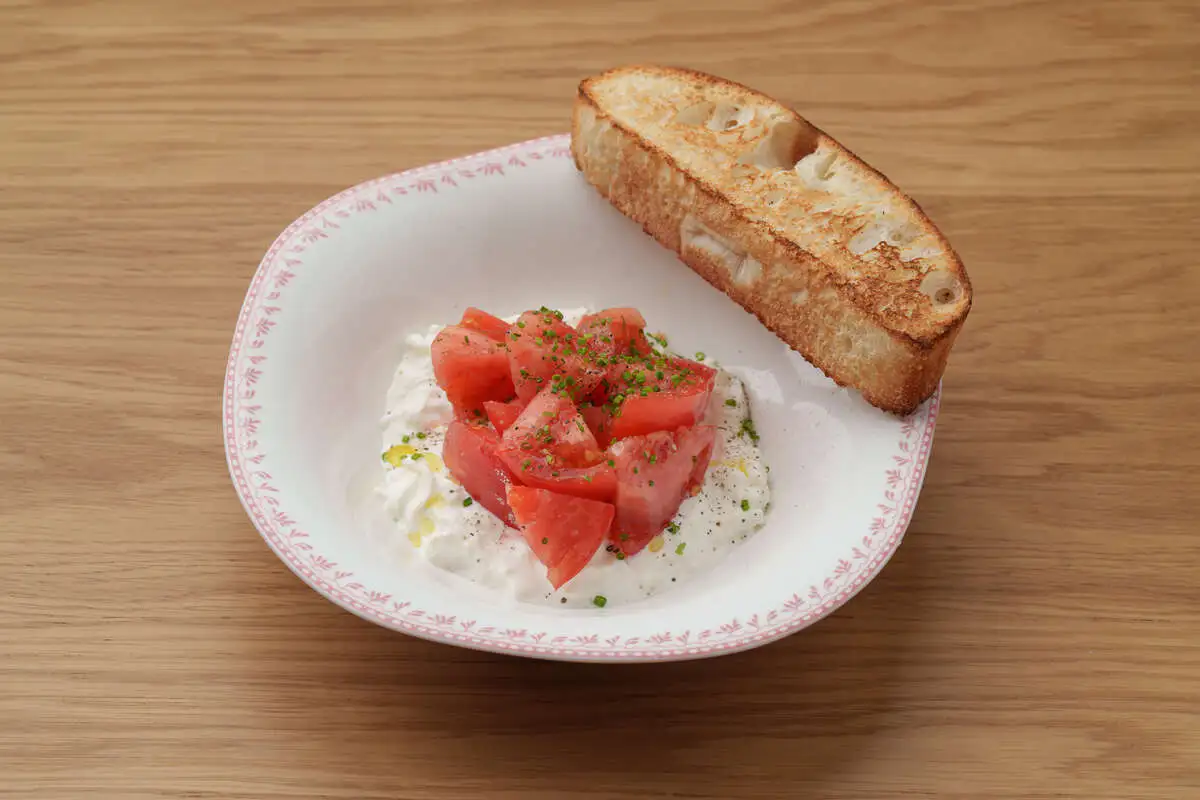 Узбекские томаты со страчателлой