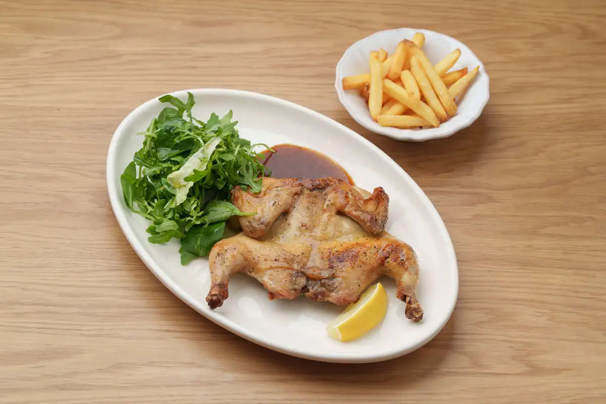 Цыпленок целиком с травами