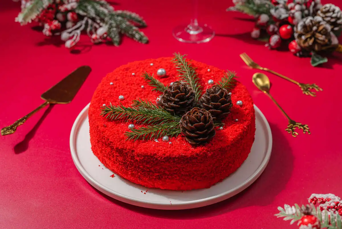 Торт Малиновый бархат праздничный