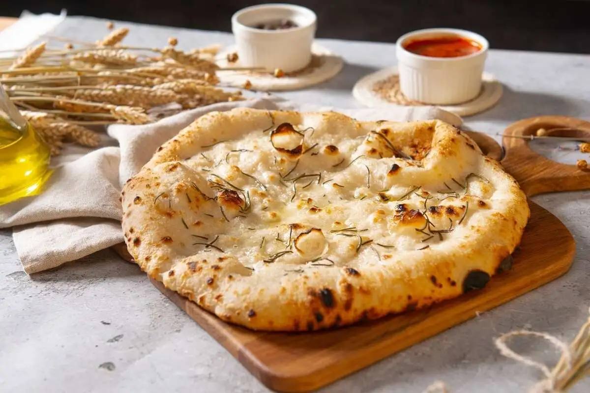 Фокачча с морской солью и розмарином