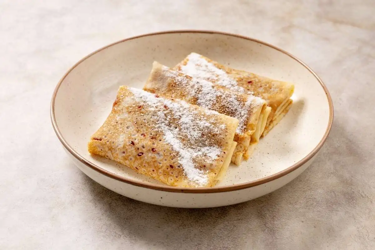 Блинчик с яблоком и брусникой