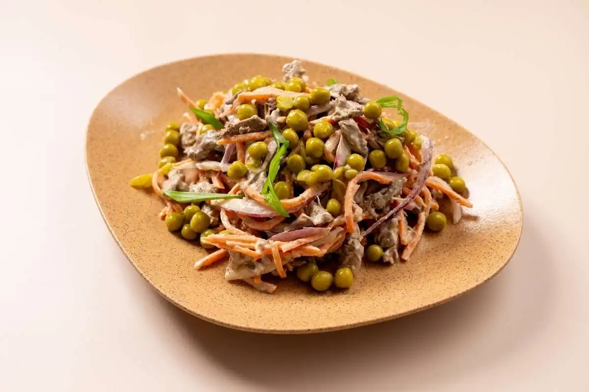 Салат с куриной печенью и морковью