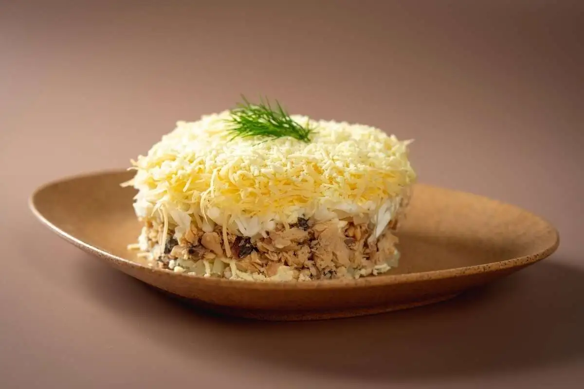 Салат Мимоза с горбушей