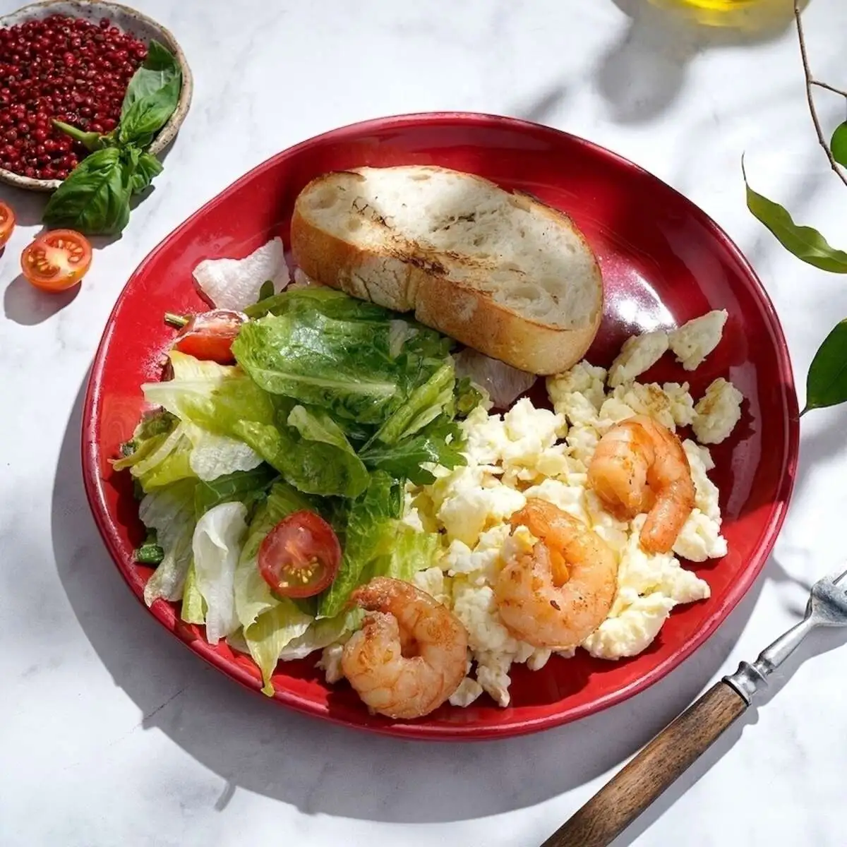 Скрембл с креветками