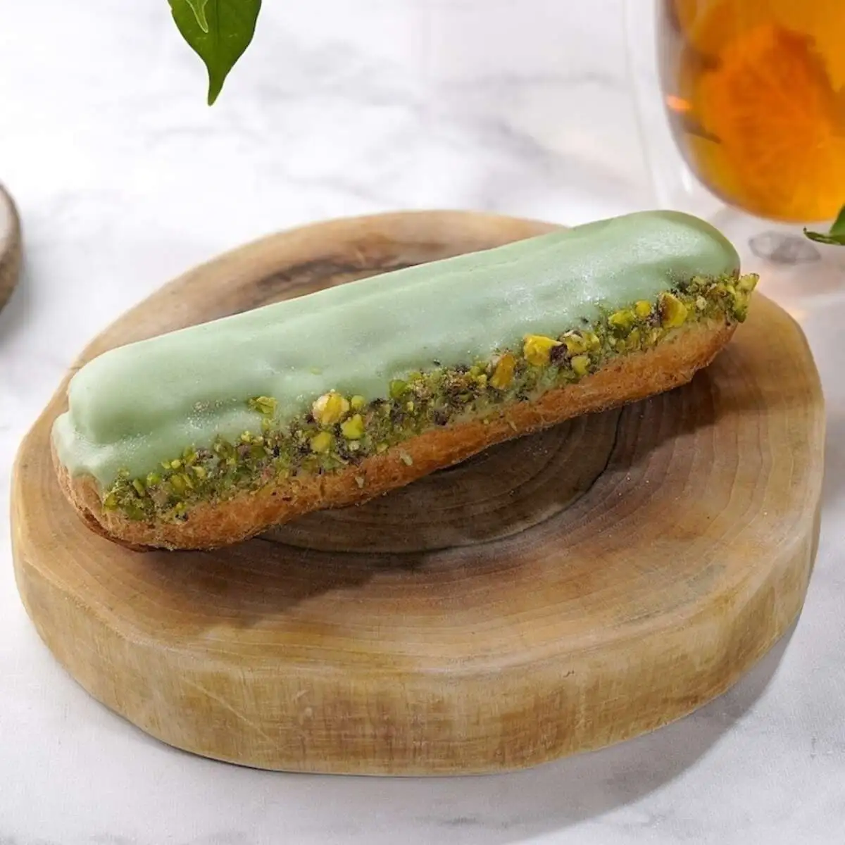 Эклер фисташковый