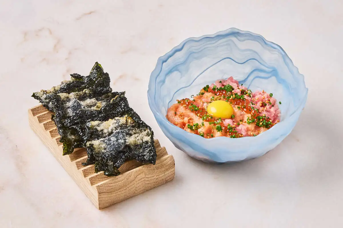 Тар-тар по-японский из лосося, тунца и красной икры