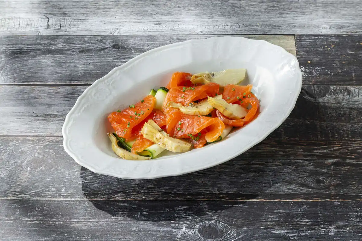 Форель с артишоками и цукини