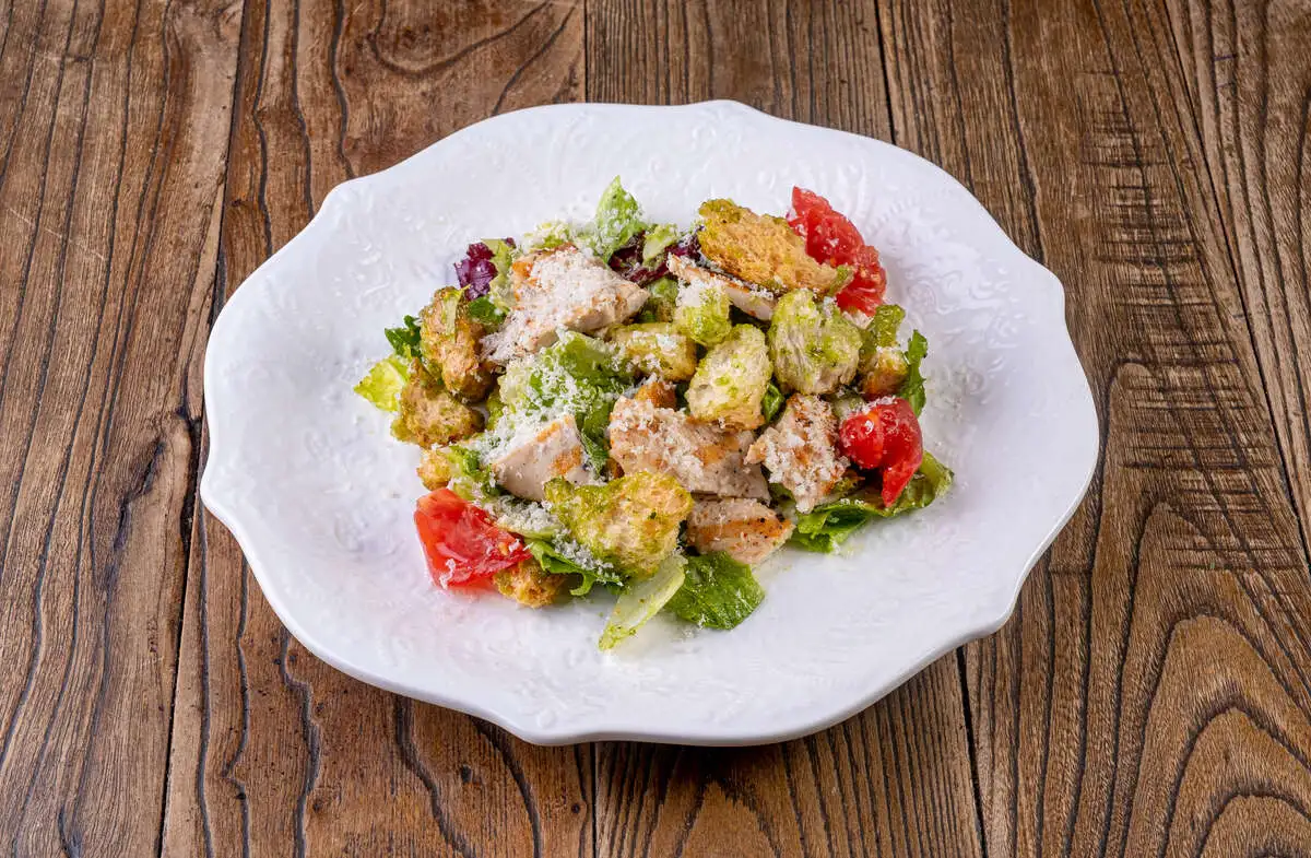 Цезарь с курицей