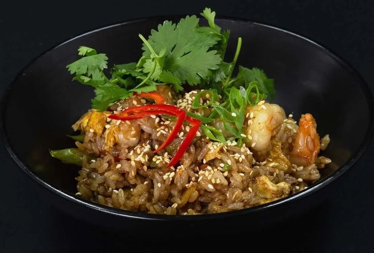 рис жареный С КРЕВЕТКАМИ