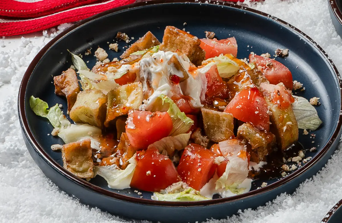 Салат со страчателлой