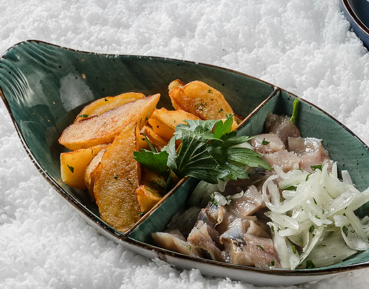 Сельдь слабого посола с картофелем