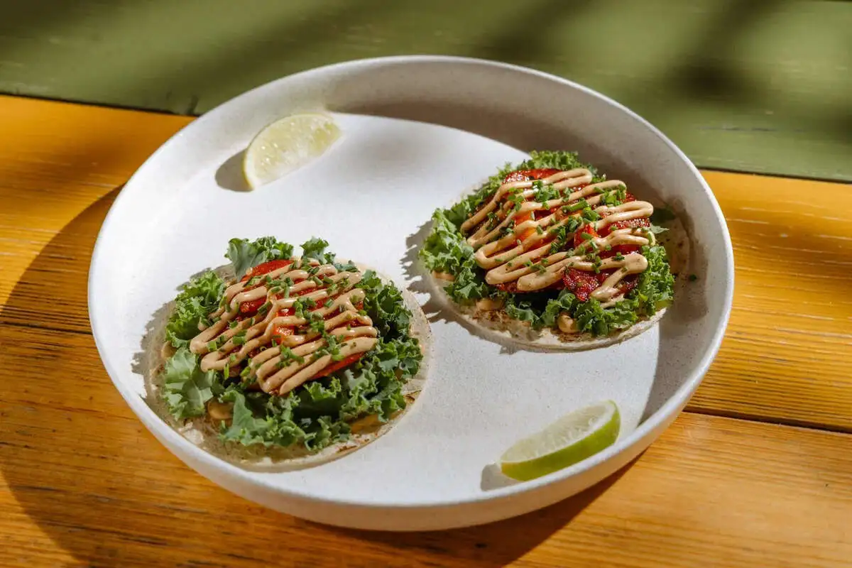 Тако с колбасками чоризо