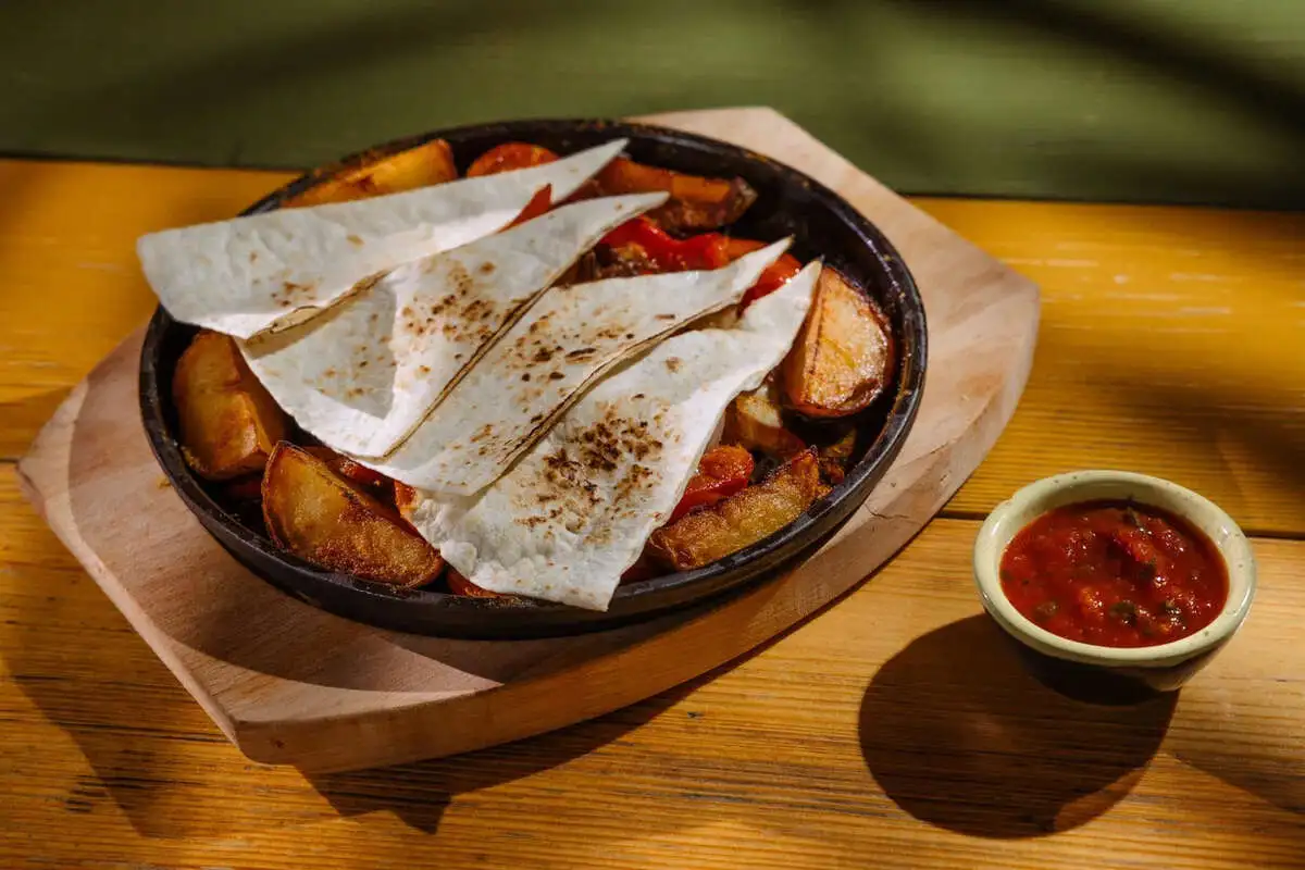 Фахитос с говяжьими щечками