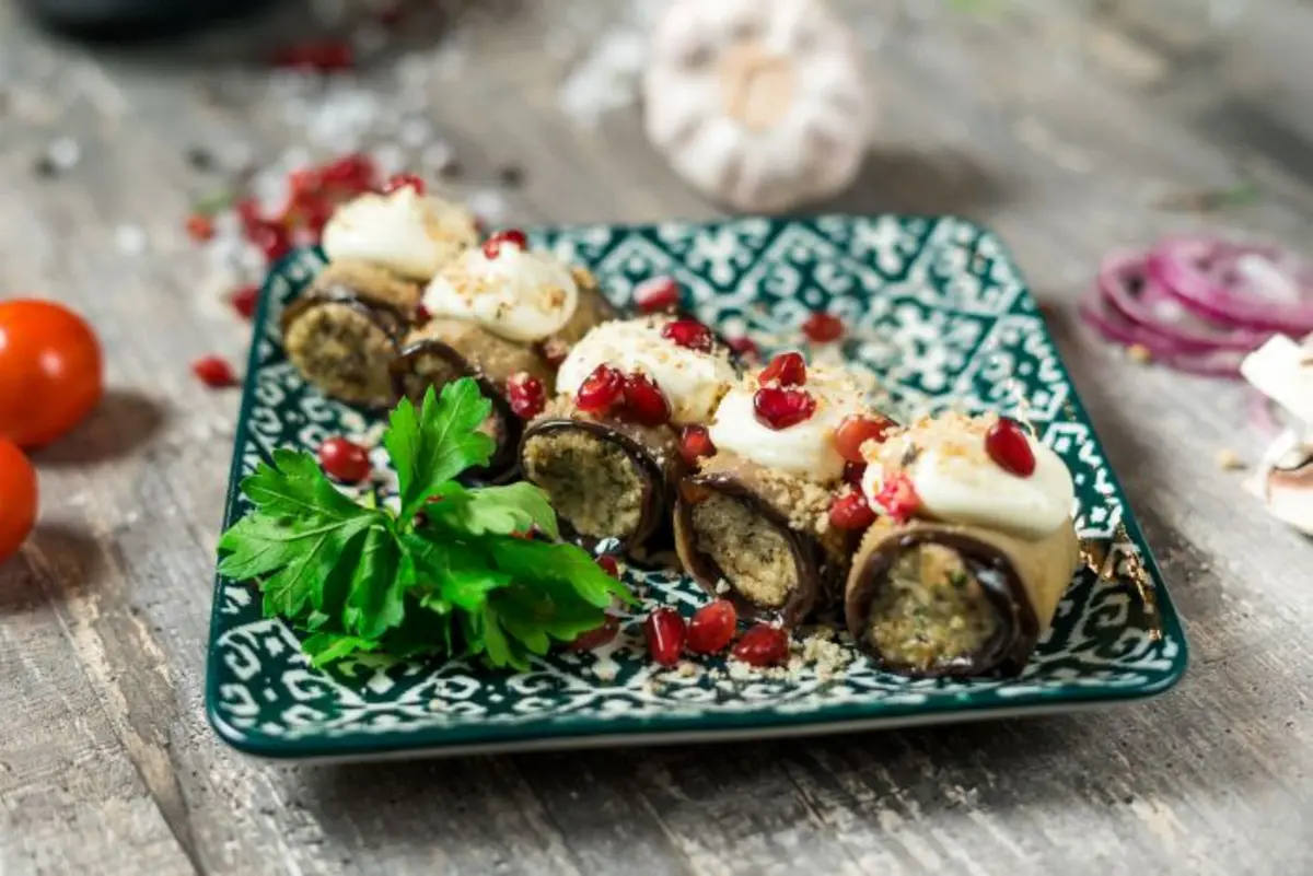 Баклажаны с грецким орехом*