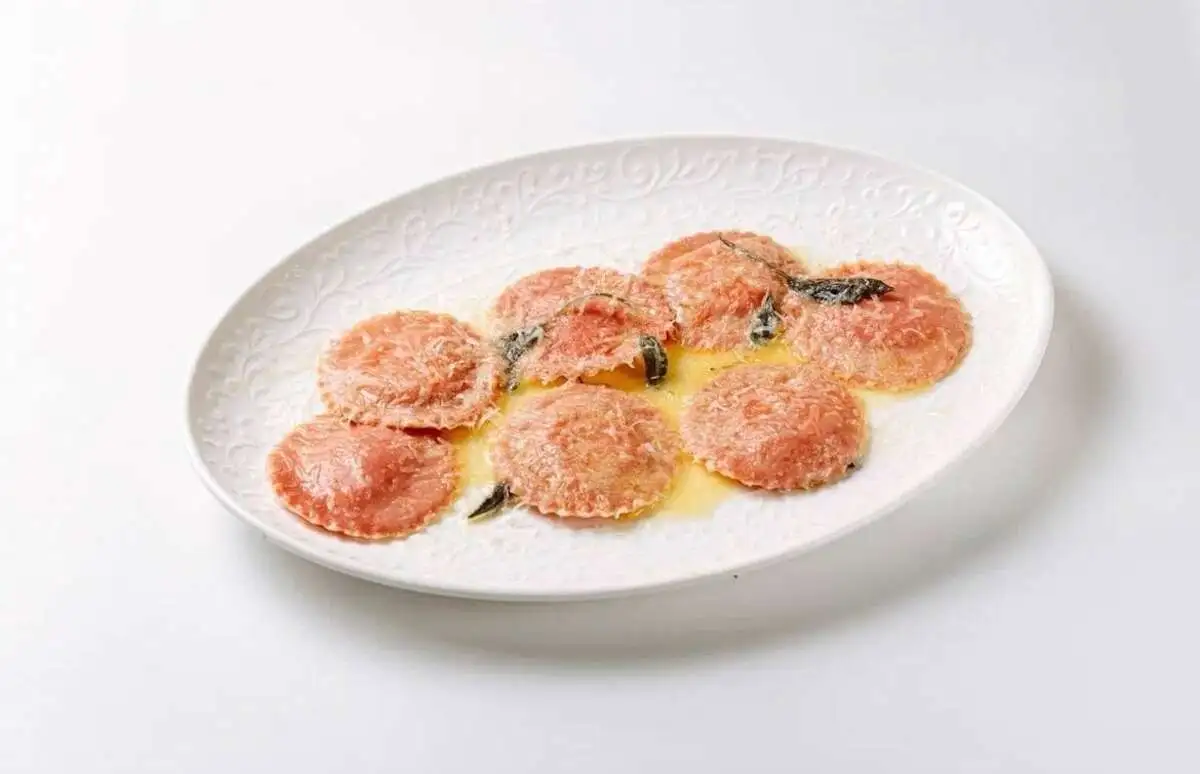 Розовые медальони с сыром