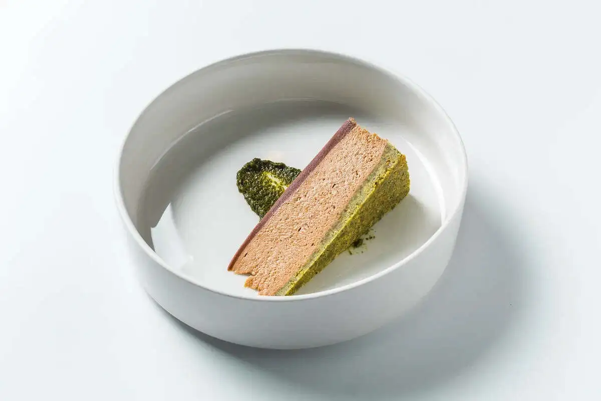 Чизкейк шоколадный с фундуком