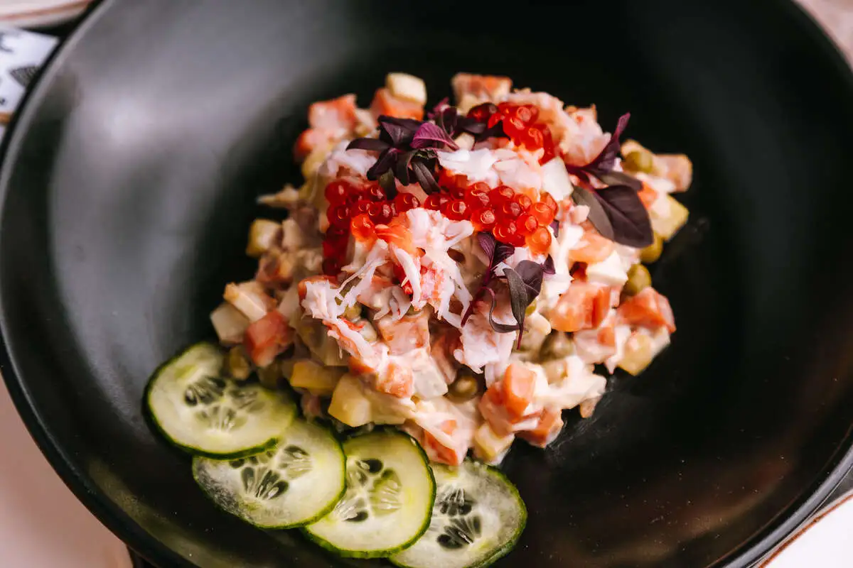 Оливье с крабом