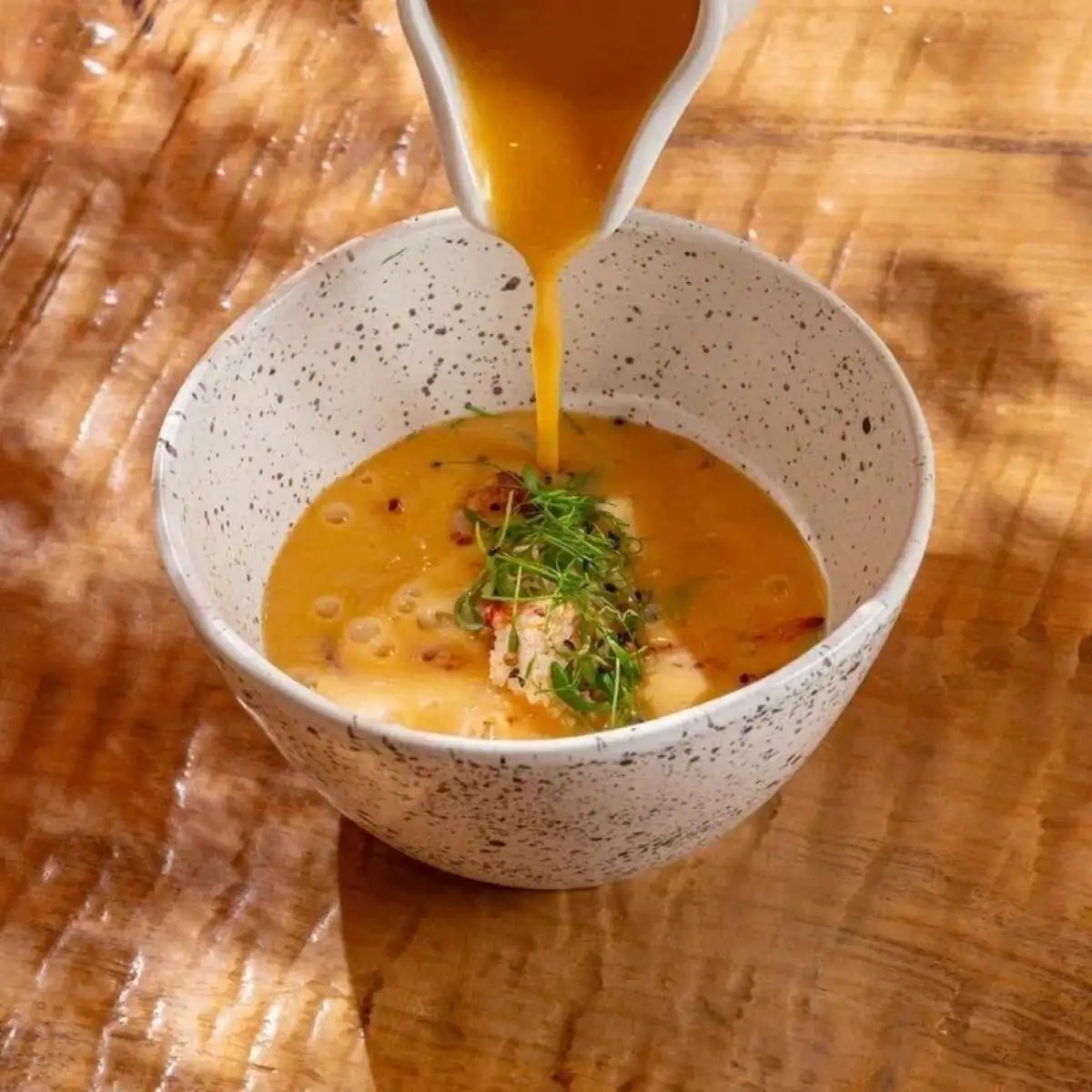 Биск с креветками и кокосовым кремом