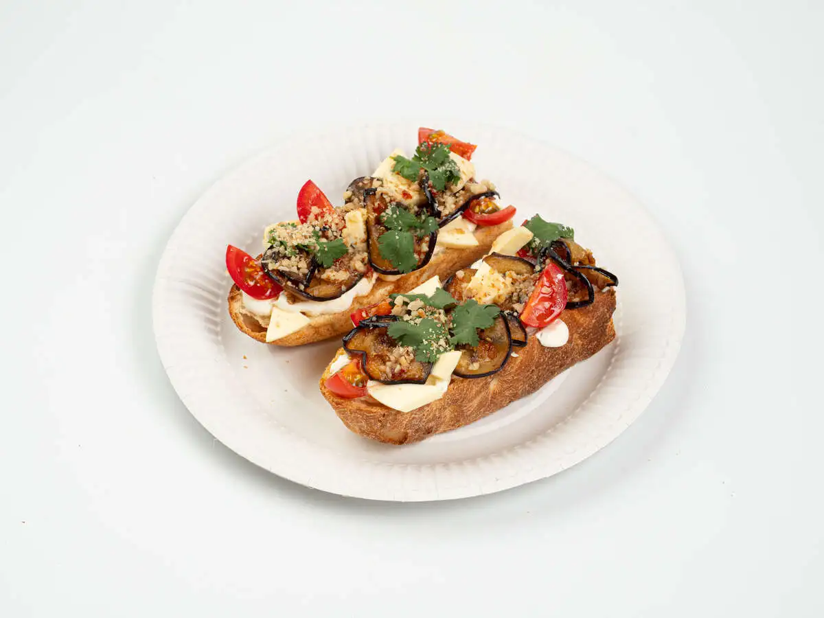 Сочиброд с баклажаном и сулугуни