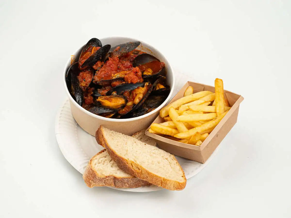 Мидии в томатном соусе