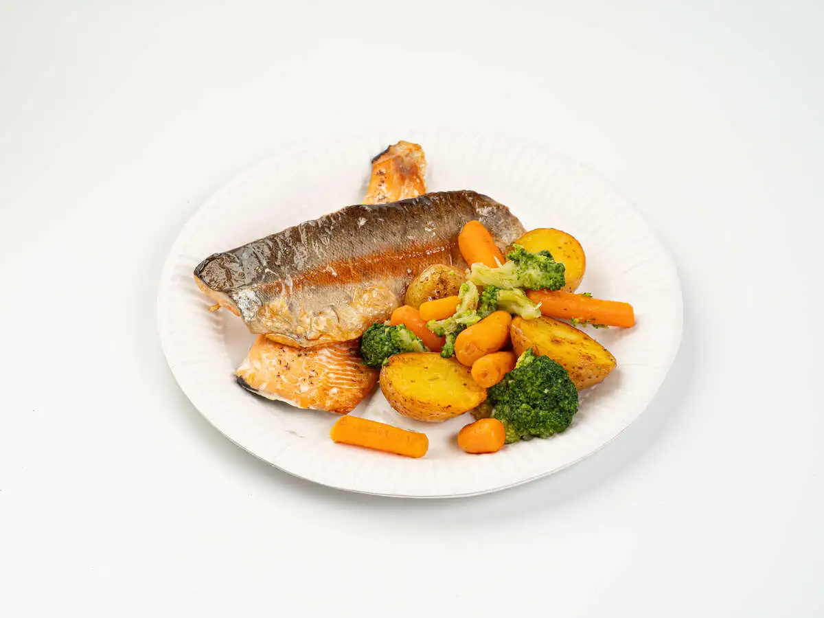 Филе Адлерской форели с овощами