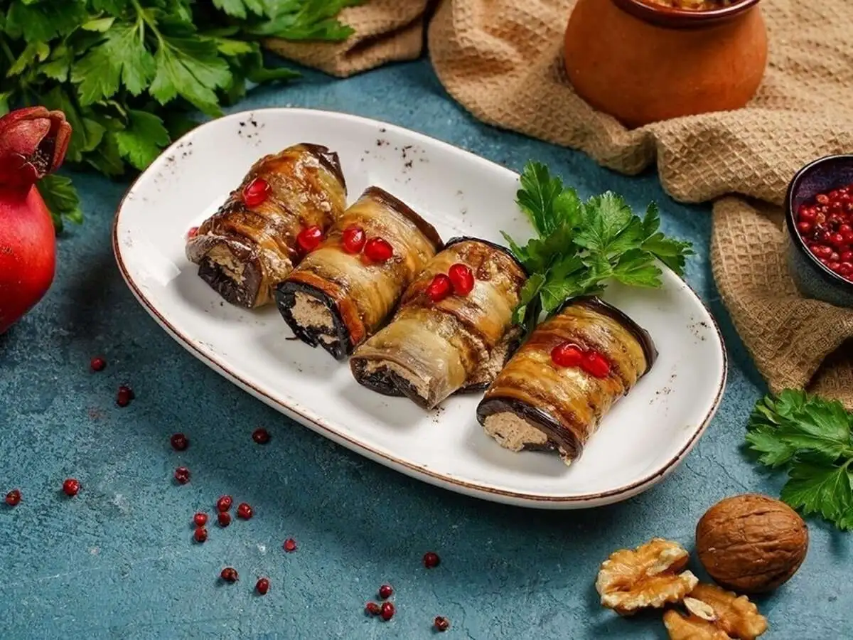 Рулетики из баклажанов