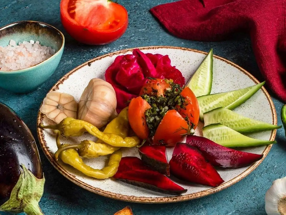 Тарелка домашних солений