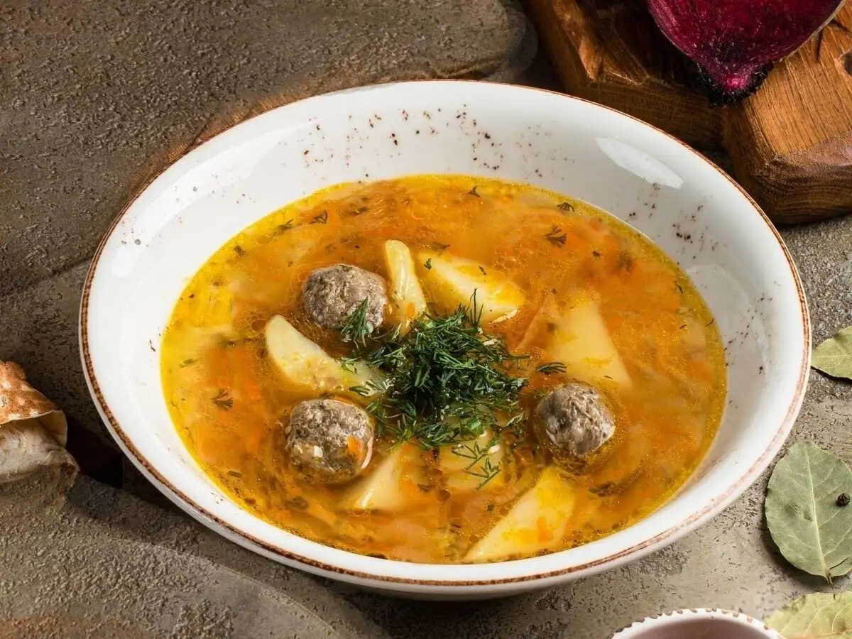 Домашний суп с фрикадельками