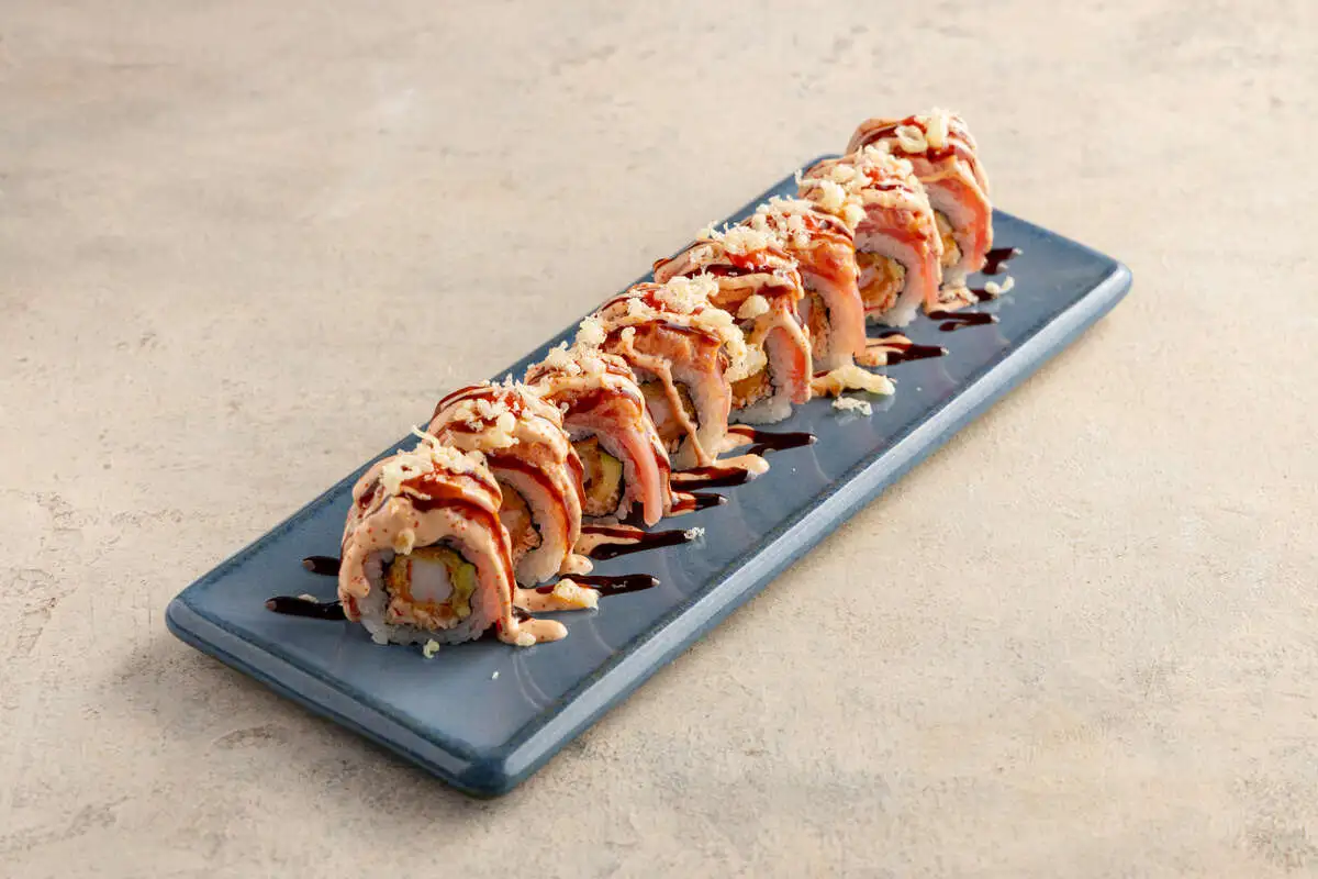 Кранч креветка, авокадо, краб, тунец 