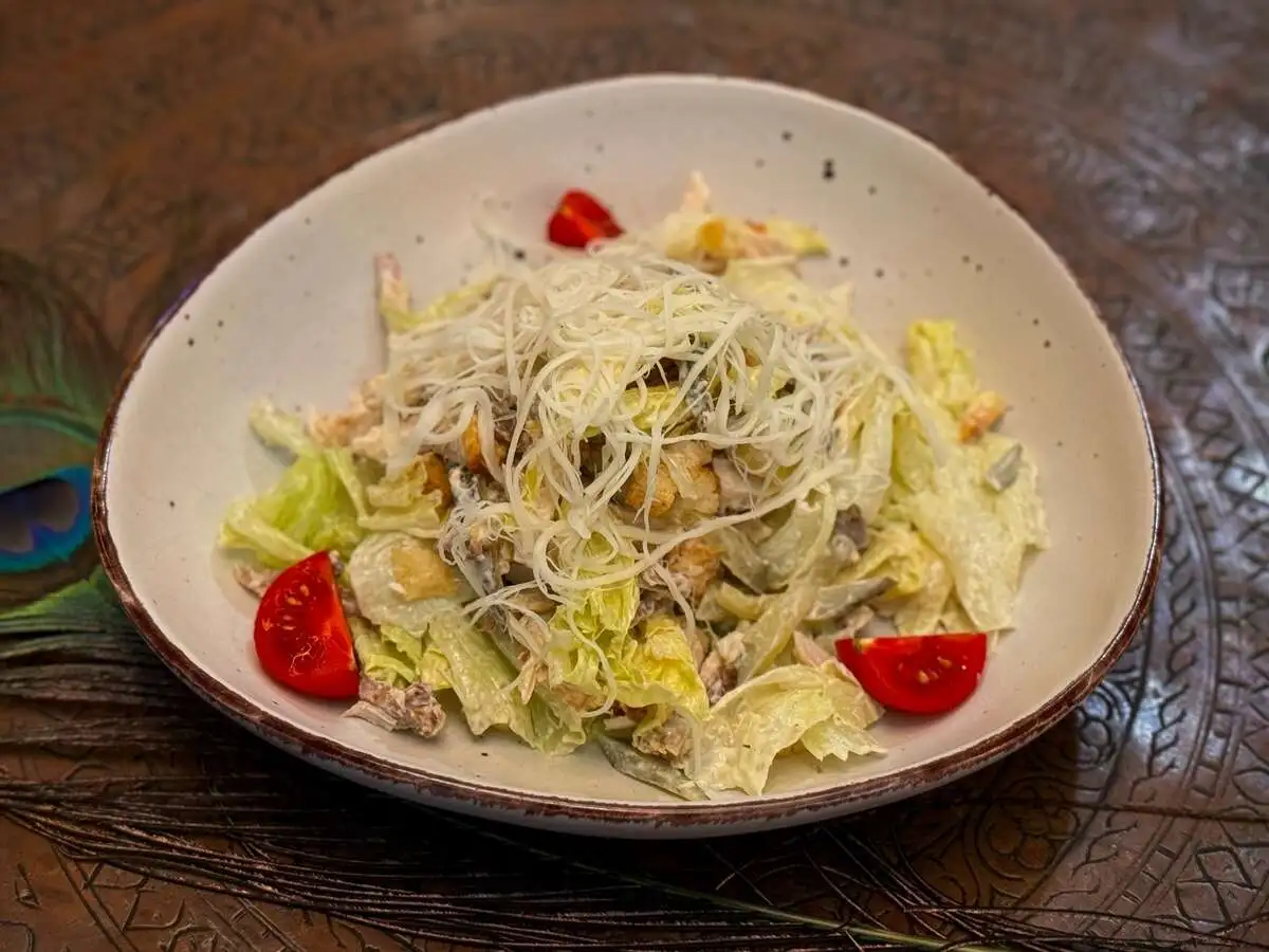 Салат с телячьим языком и сыром Чечил (190 гр)