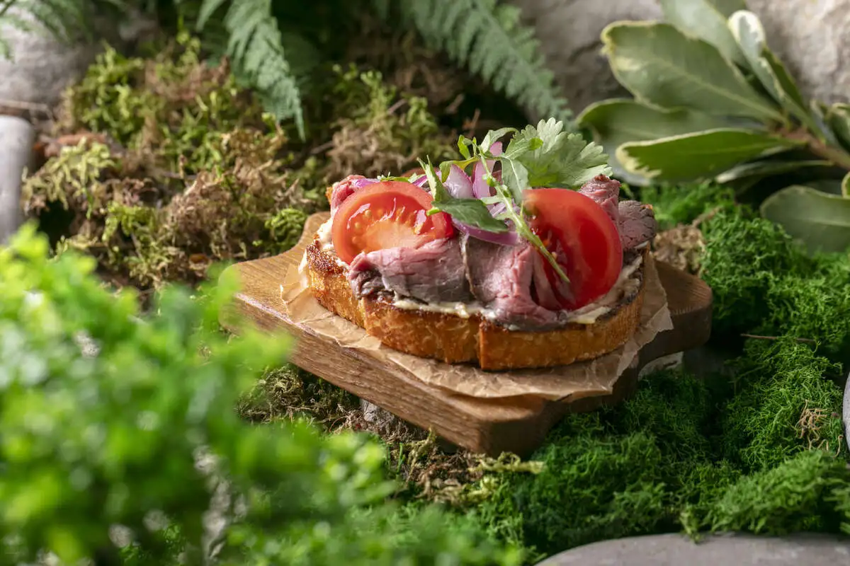 Брускетта с ростбифом (130 гр)